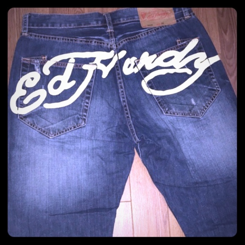 “Death before dishonor” design on the side.